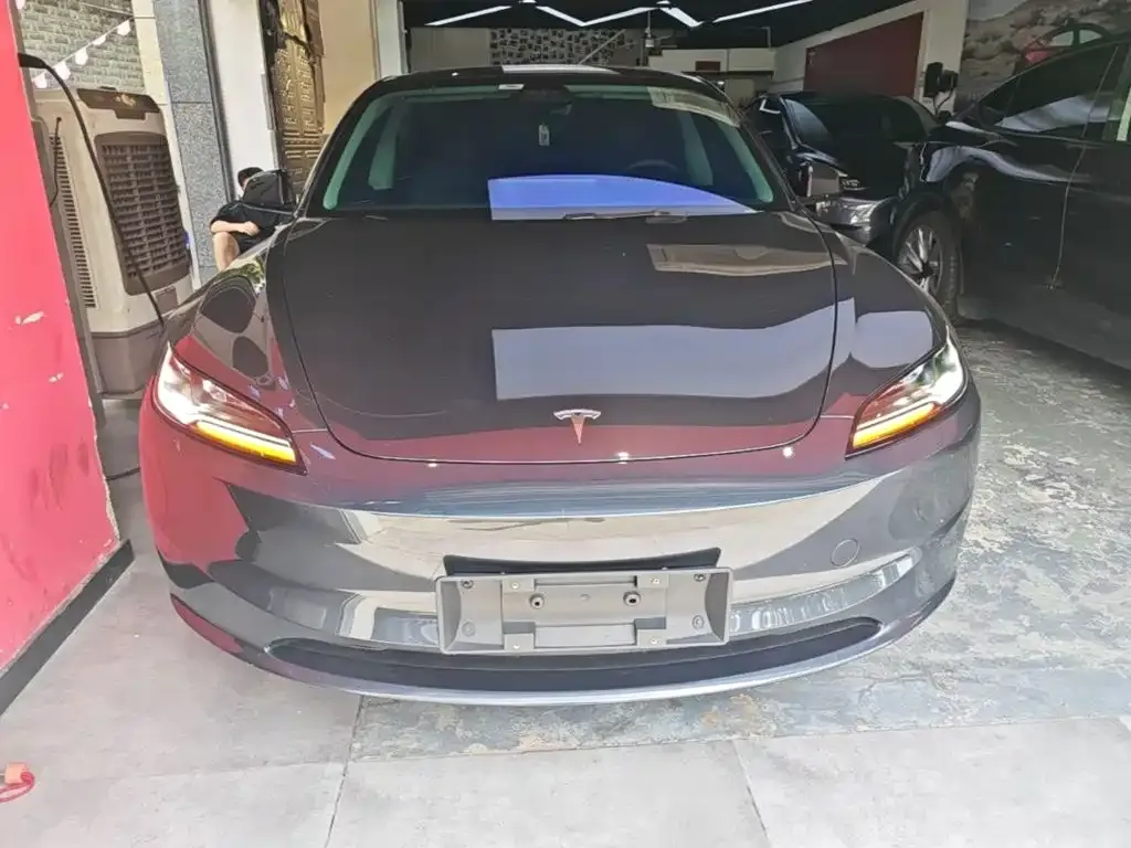 Tesla Model 3 — фото 10