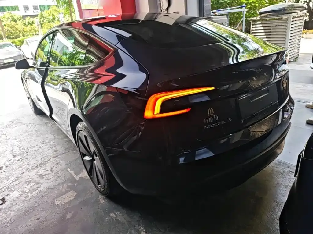 Tesla Model 3 — фото 6