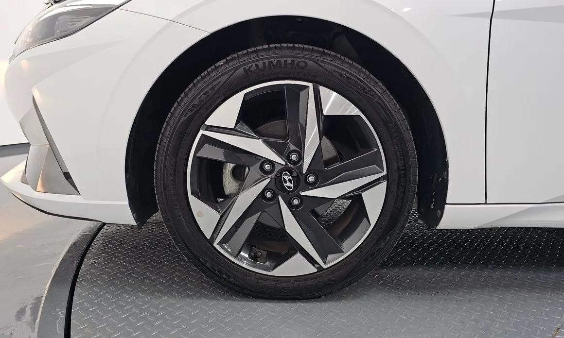 Hyundai AVANTE — фото 9