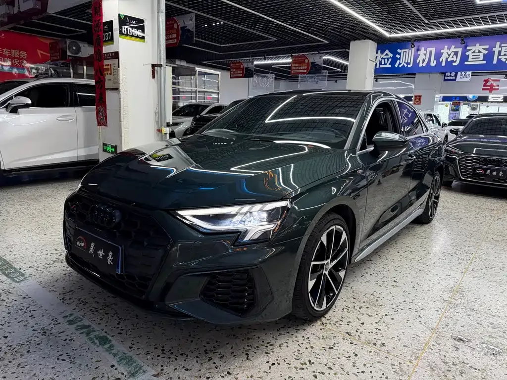 Audi A3 — фото 1