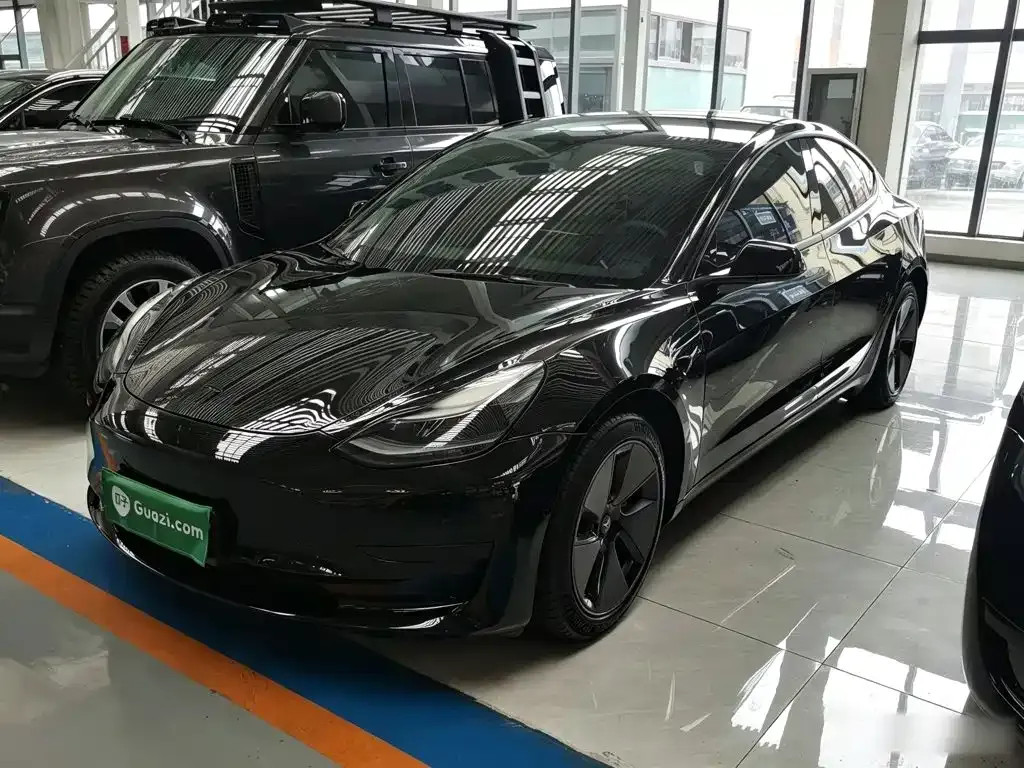 Tesla Model 3 — фото 8