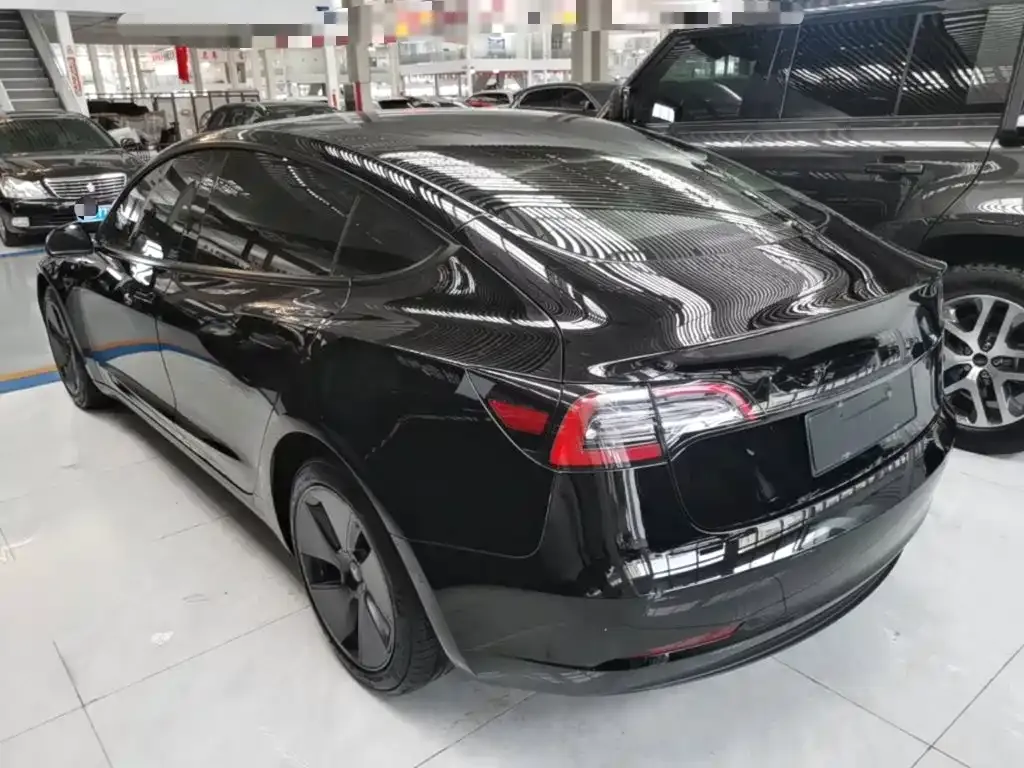 Tesla Model 3 — фото 5