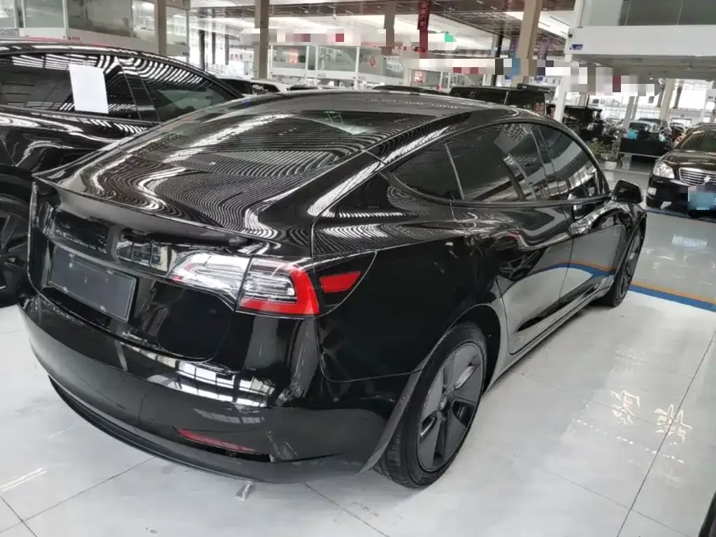 Tesla Model 3 — фото 3