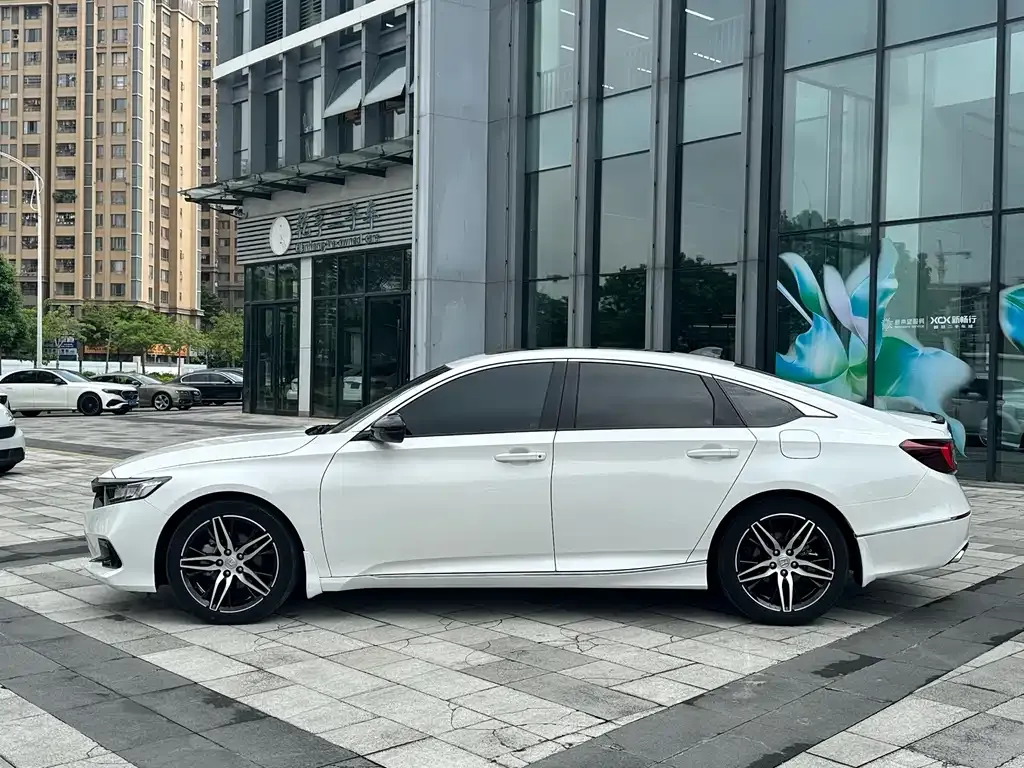Honda Accord — фото 6