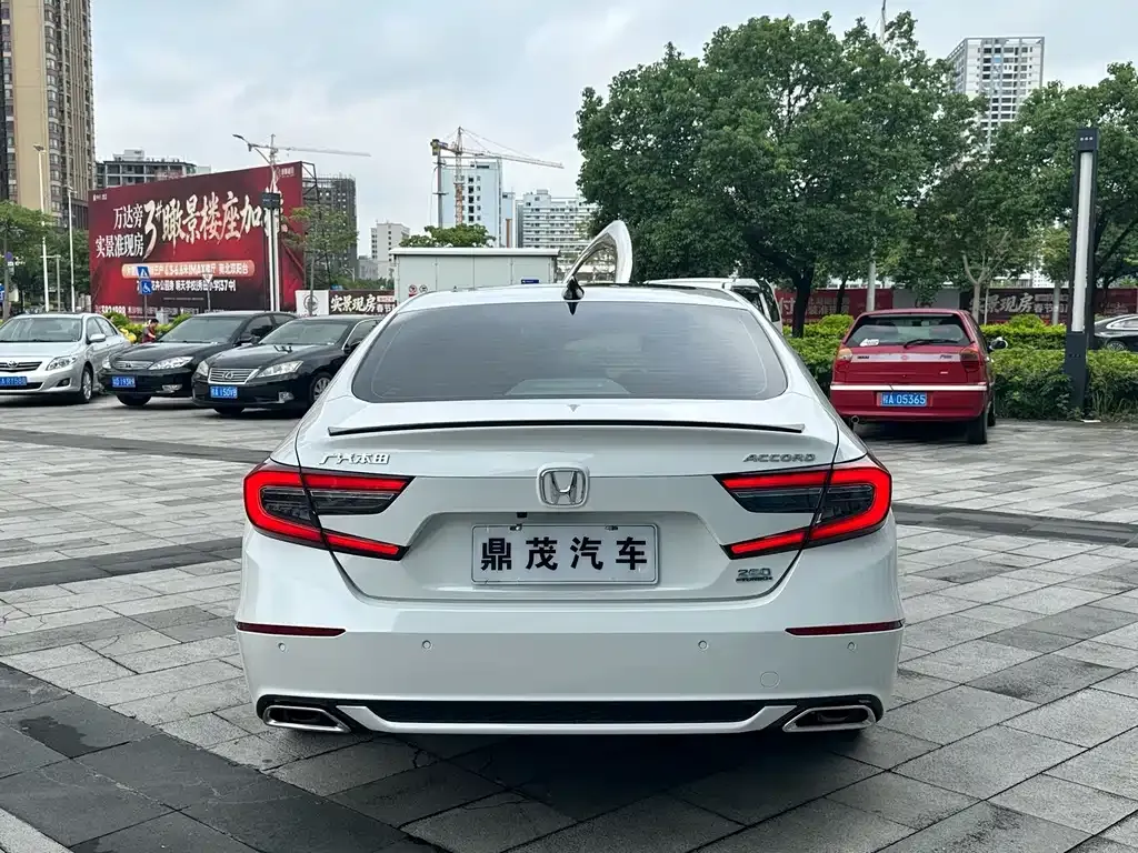 Honda Accord — фото 4