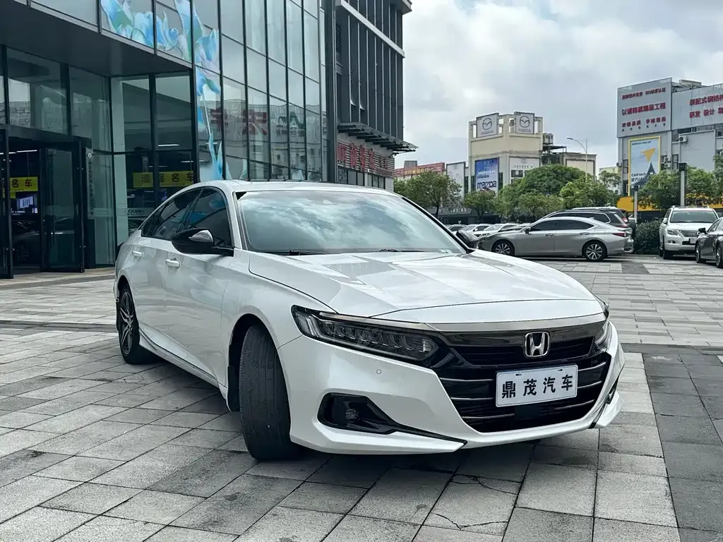 Honda Accord — фото 7