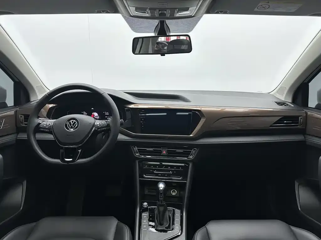 Volkswagen Tharu — фото 3
