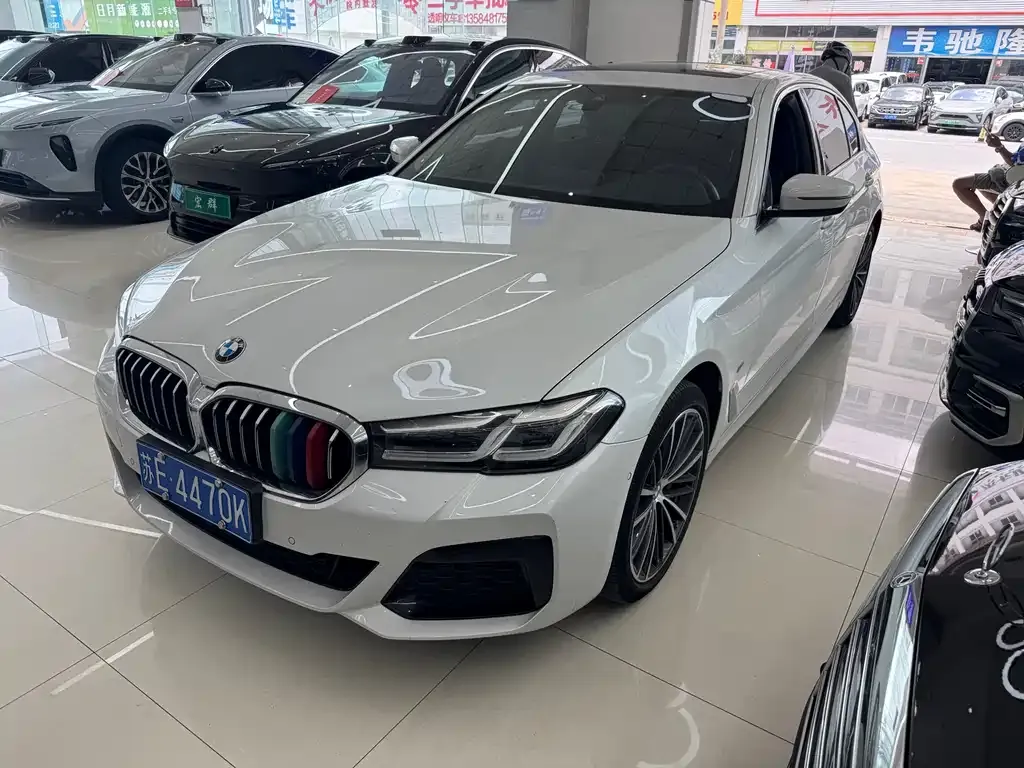 BMW 5 Series — фото 1