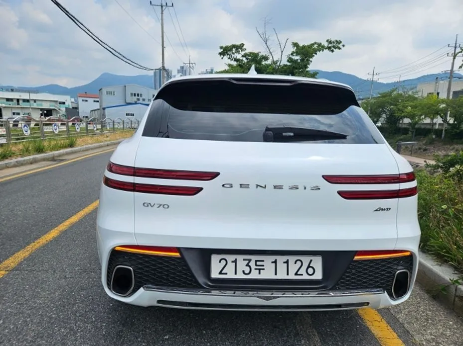 Genesis GV70 — фото 10
