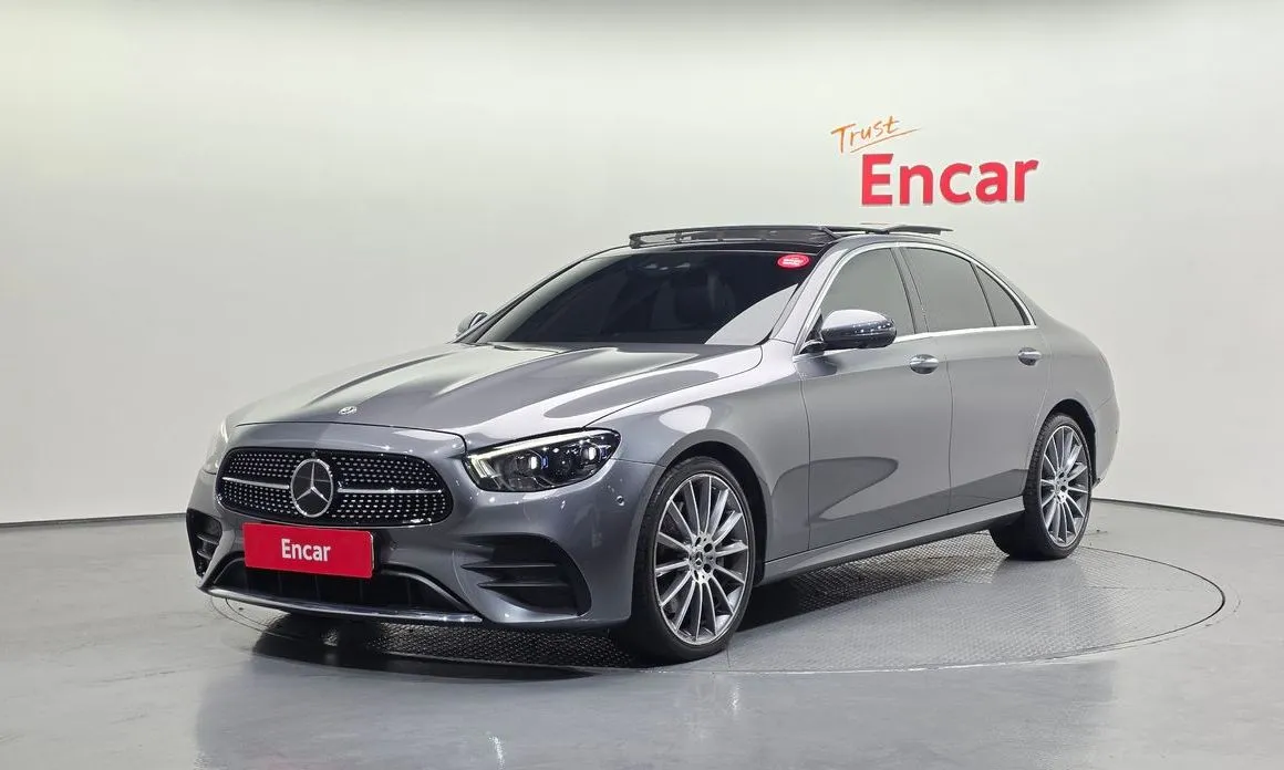 Mercedes-Benz E-Class — фото 1