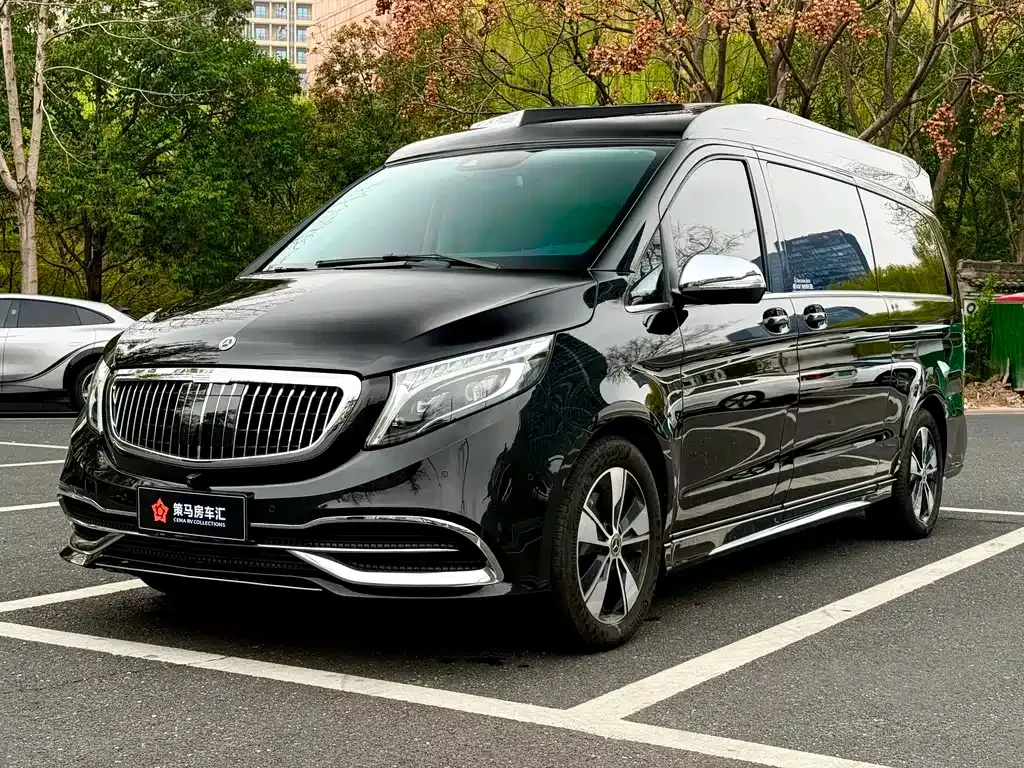 Mercedes-Benz V-Class — фото 1