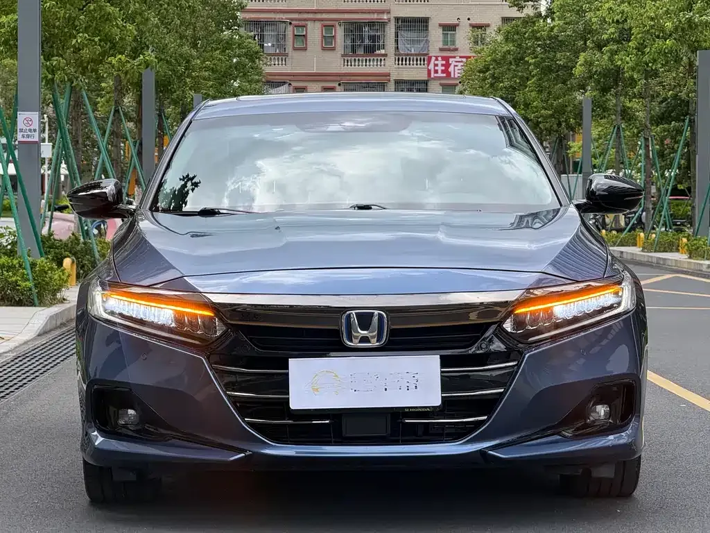 Honda Accord — фото 9