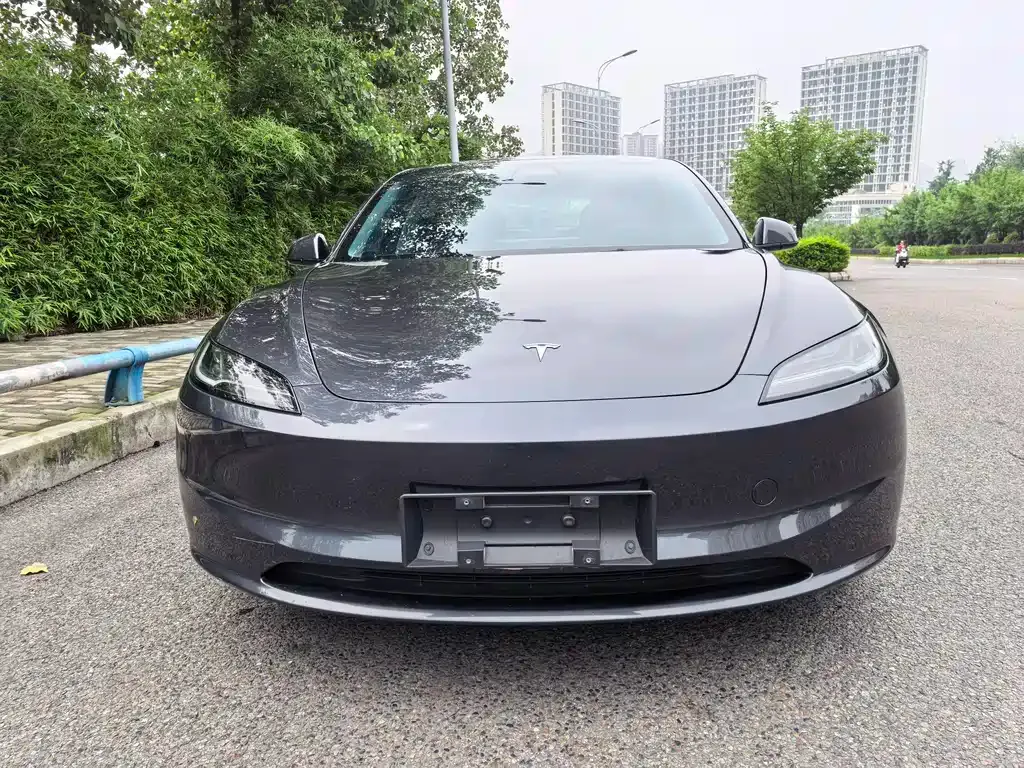 Tesla Model 3 — фото 7