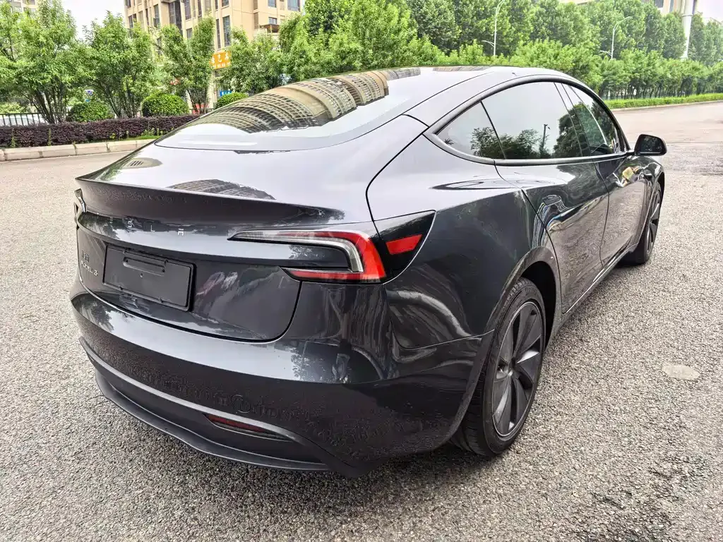Tesla Model 3 — фото 8