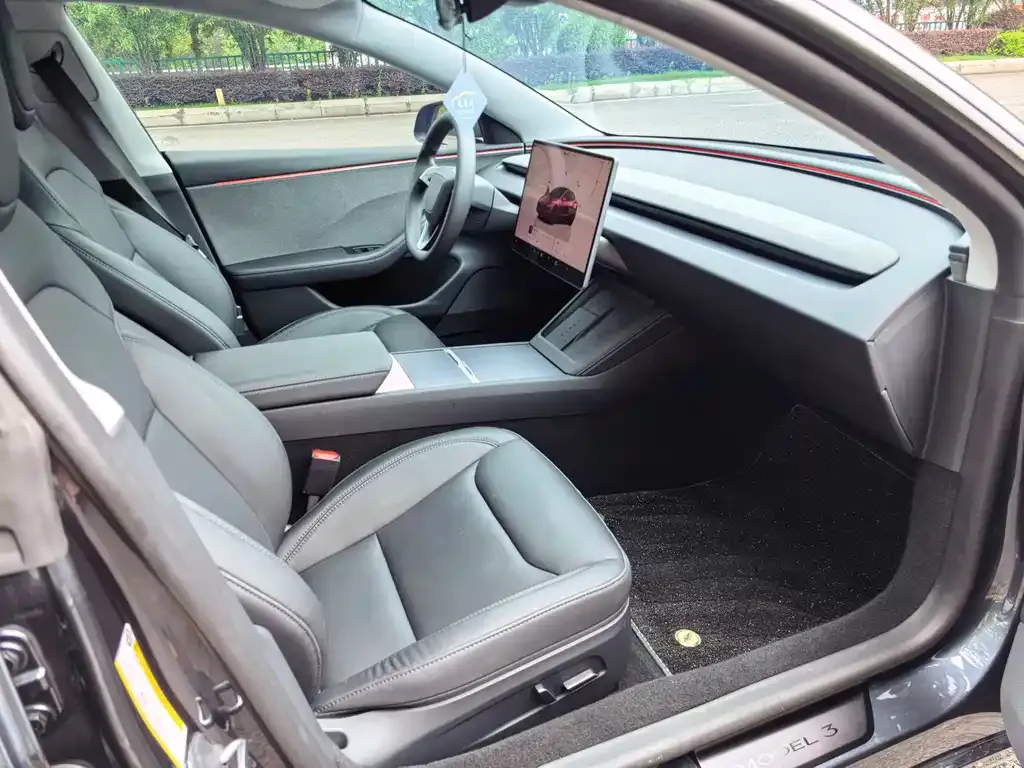 Tesla Model 3 — фото 2