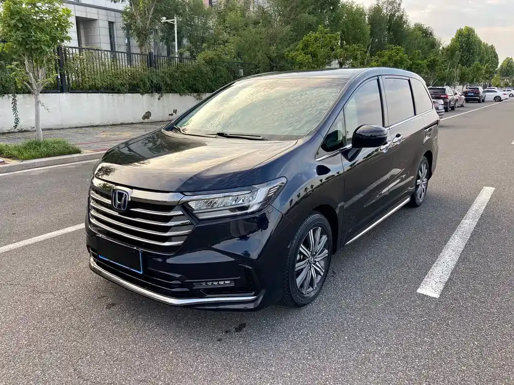 Honda Odyssey — фото 1