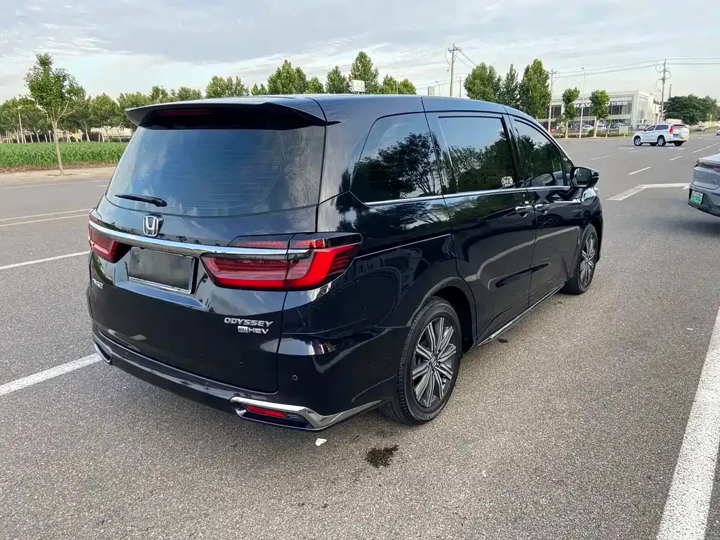 Honda Odyssey — фото 5