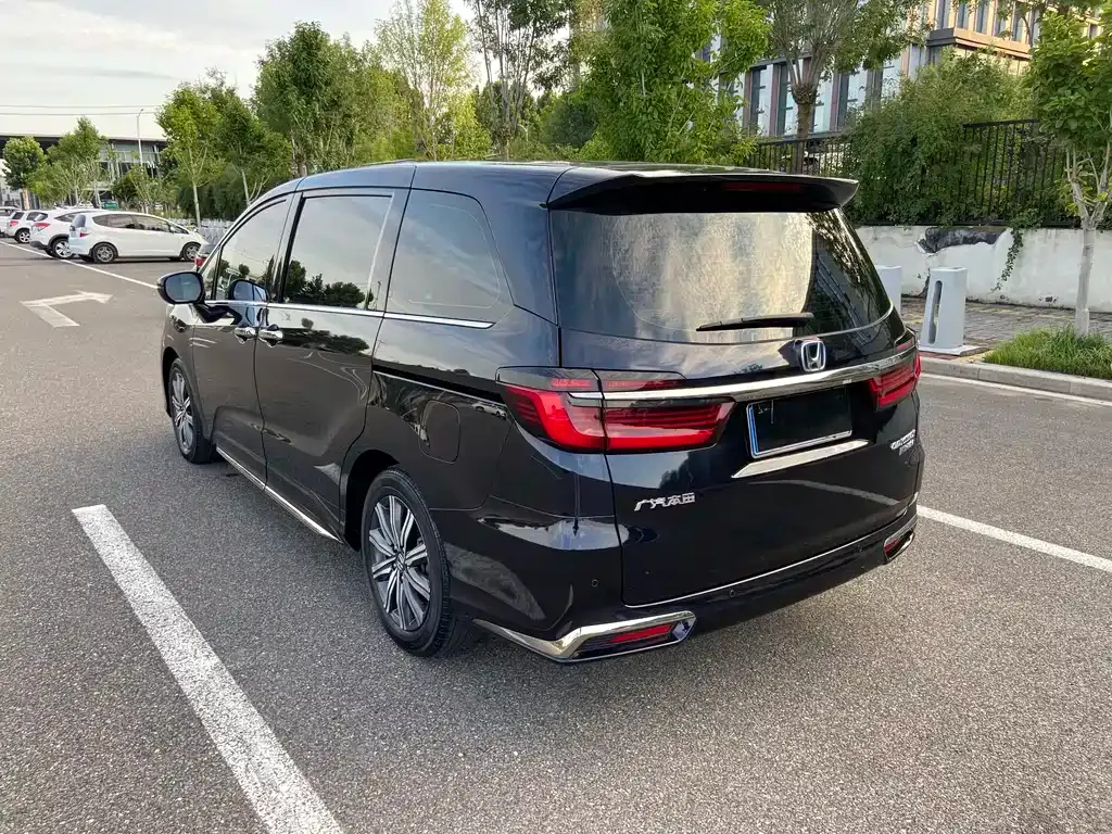 Honda Odyssey — фото 9