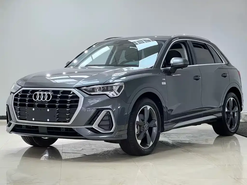 Audi Q3 — фото 1