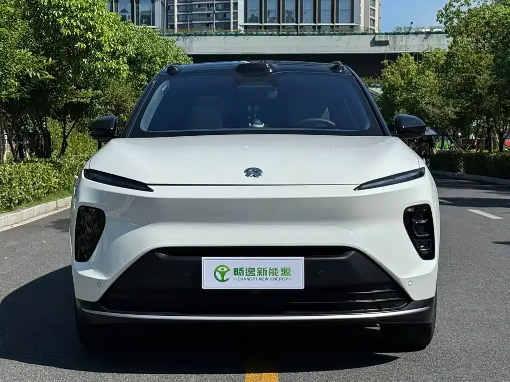 NIO ES8 — фото 3