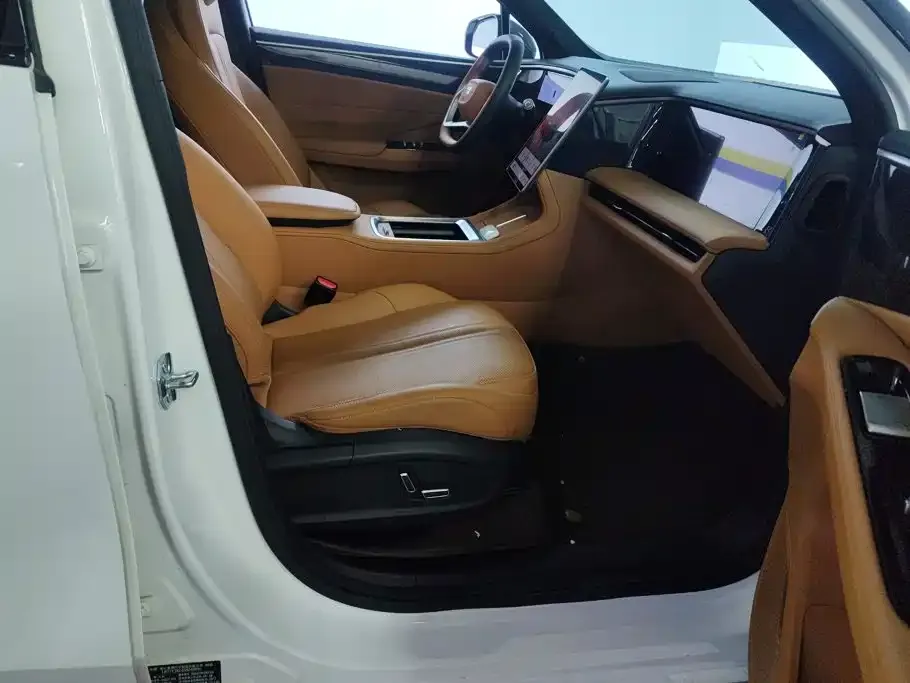Geely Galaxy L7 — фото 10