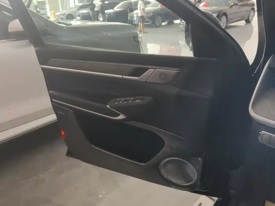 Tank 500 New Energy — фото 5