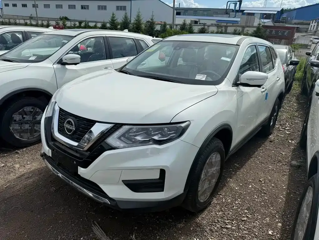 Nissan X-Trail — фото 1