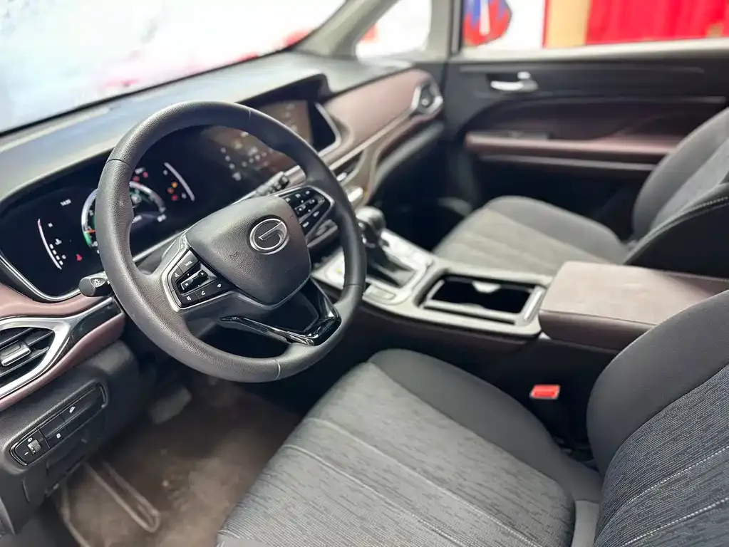 GAC Motor Trumpchi M6 — фото 8