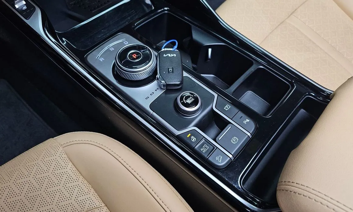 Kia Sorento — фото 7