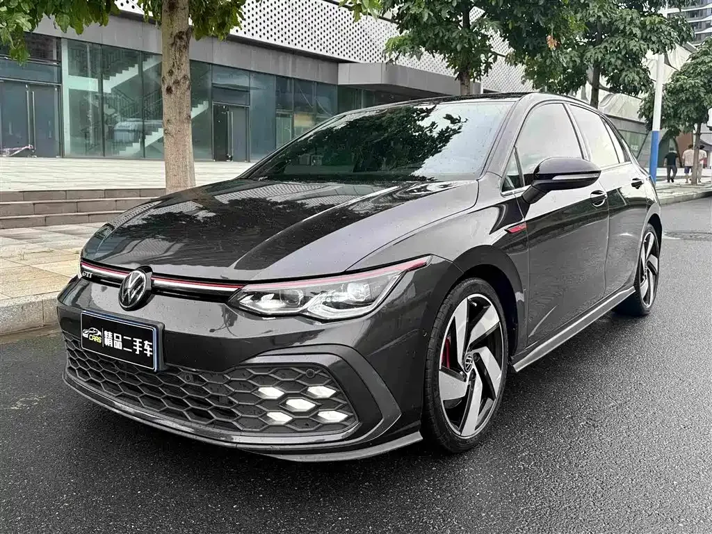 Volkswagen Golf GTI — фото 1