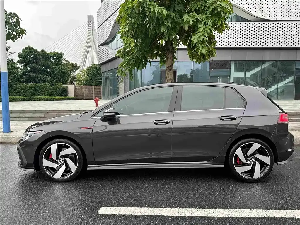 Volkswagen Golf GTI — фото 6