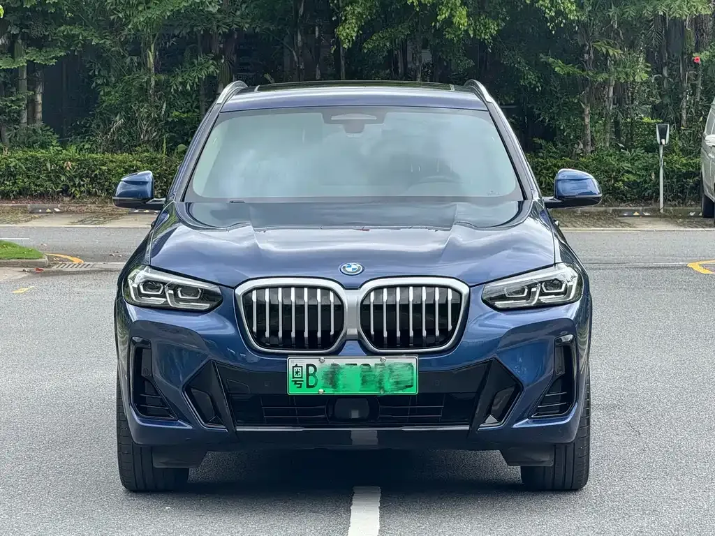 BMW iX3 — фото 10