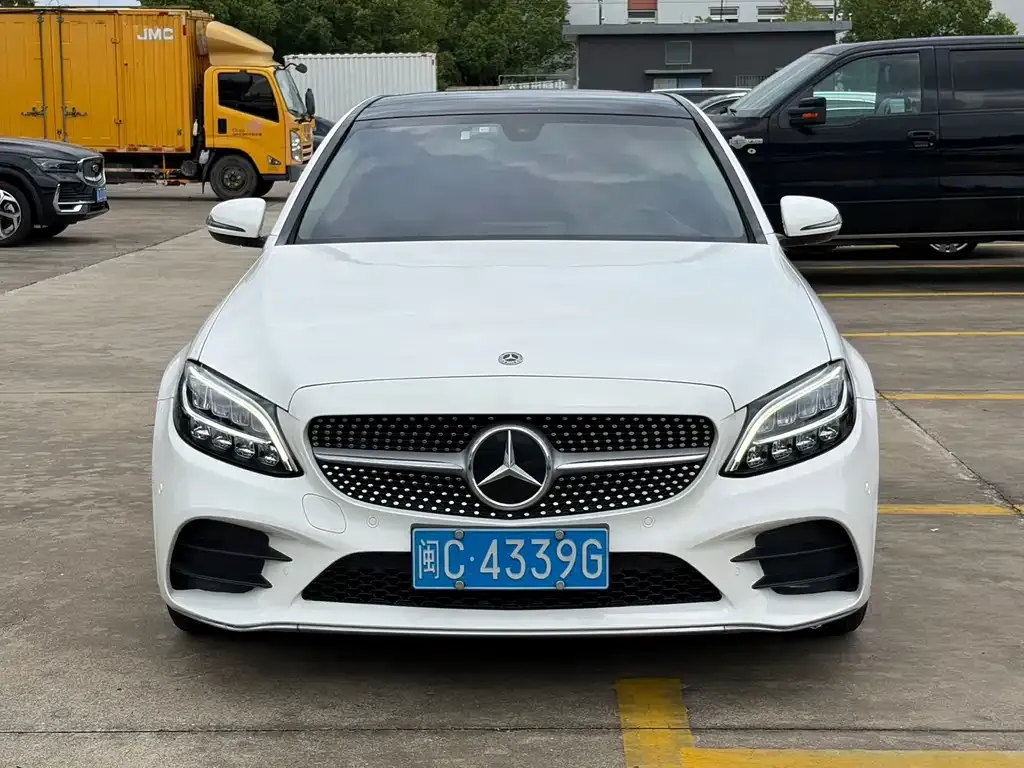 Mercedes-Benz C-Class — фото 1