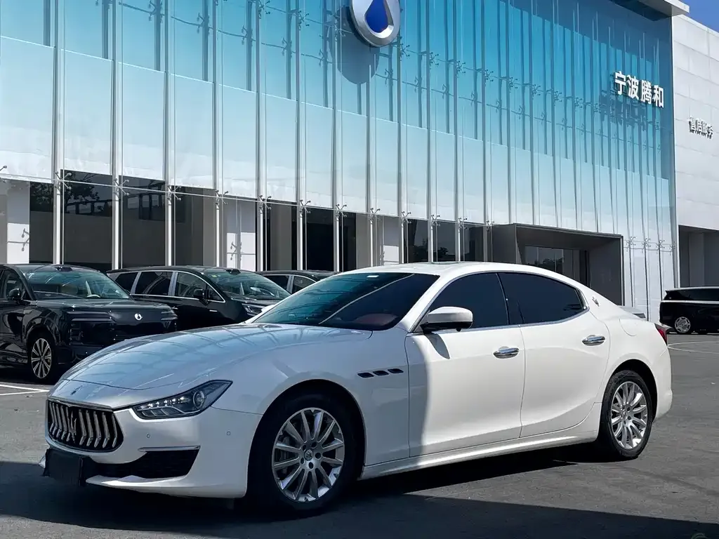 Maserati Ghibli — фото 1