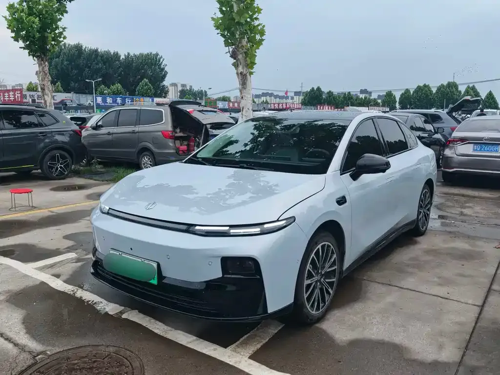 Leapmotor B01