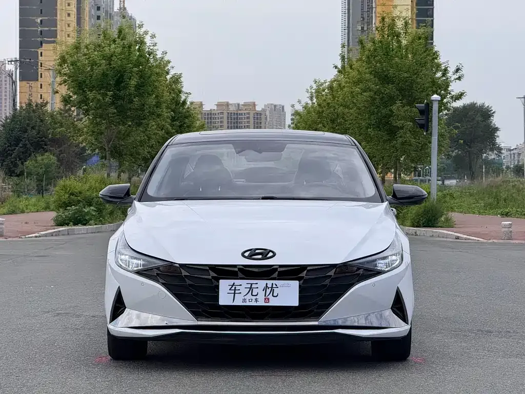 Hyundai Elantra — фото 7