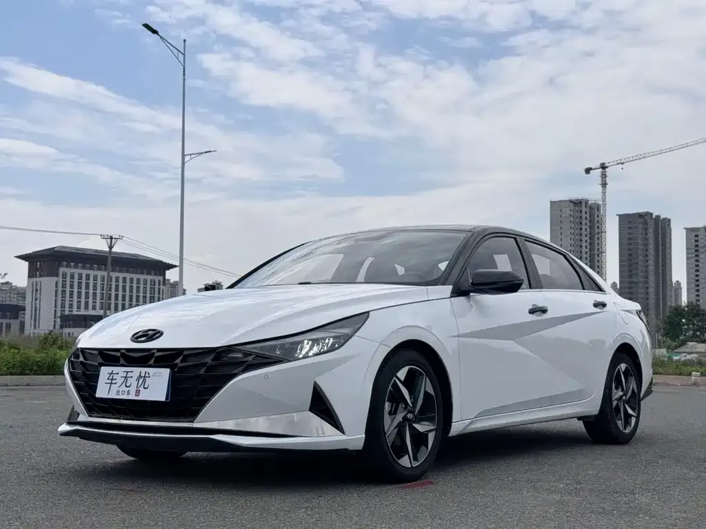 Hyundai Elantra — фото 10