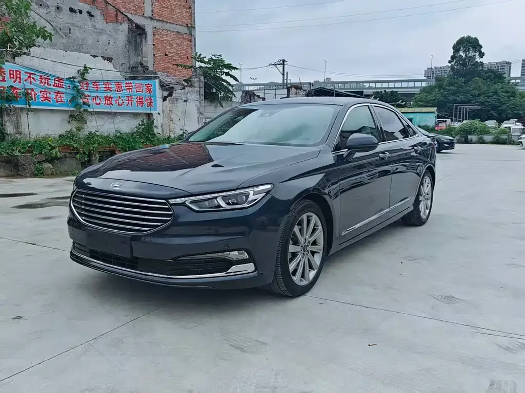 Ford Taurus — фото 1