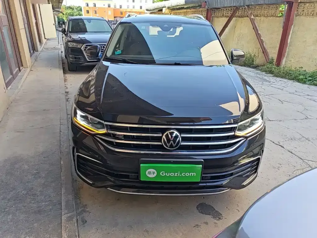 Volkswagen Tiguan L — фото 2