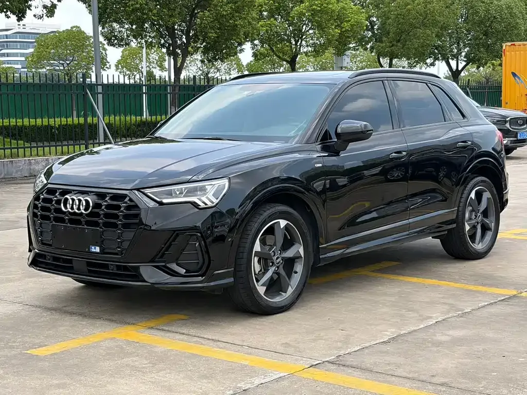 Audi Q3 — фото 10