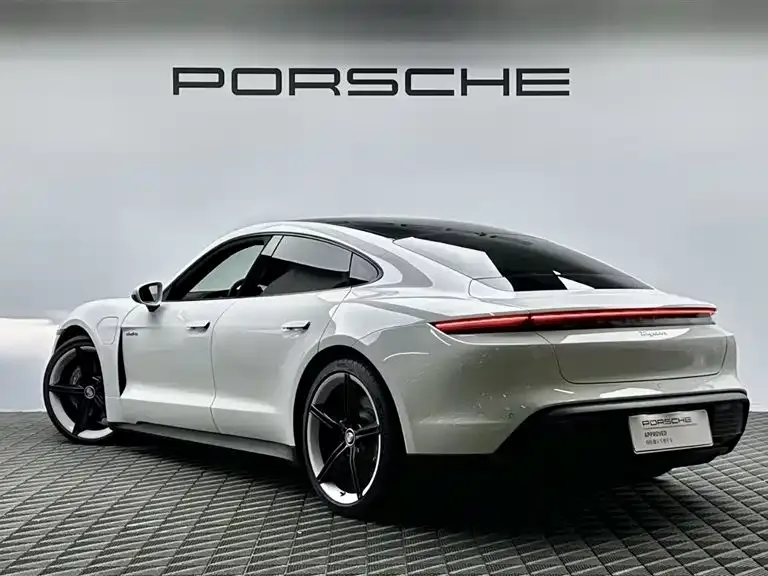 Porsche Taycan — фото 5