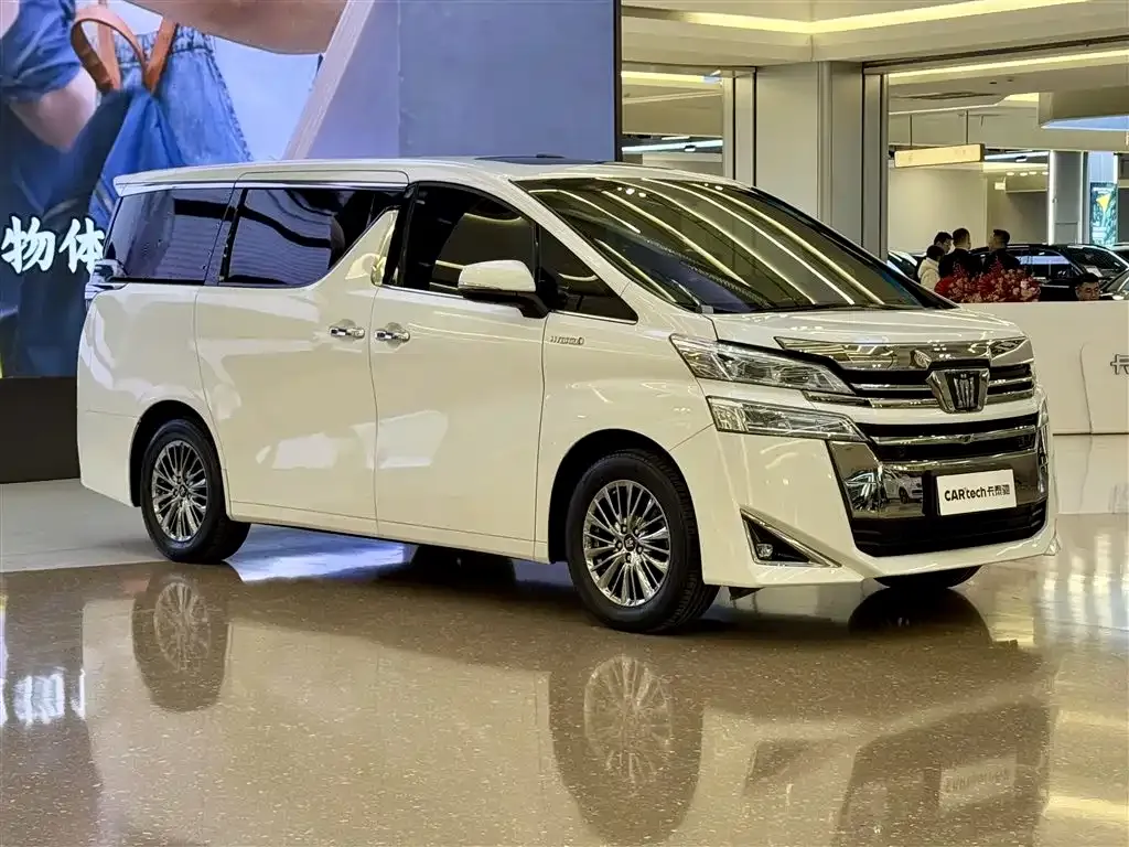Toyota Vellfire — фото 2