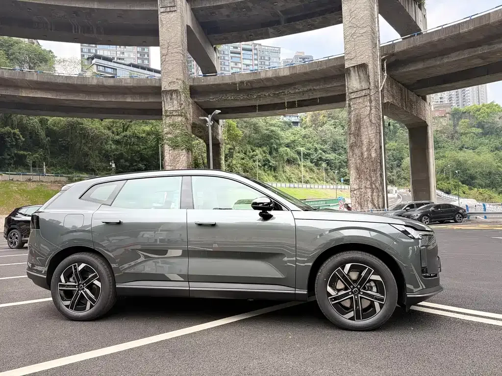 Volvo XC70 Plug-in Hybrid 2026 из CN, фото 2