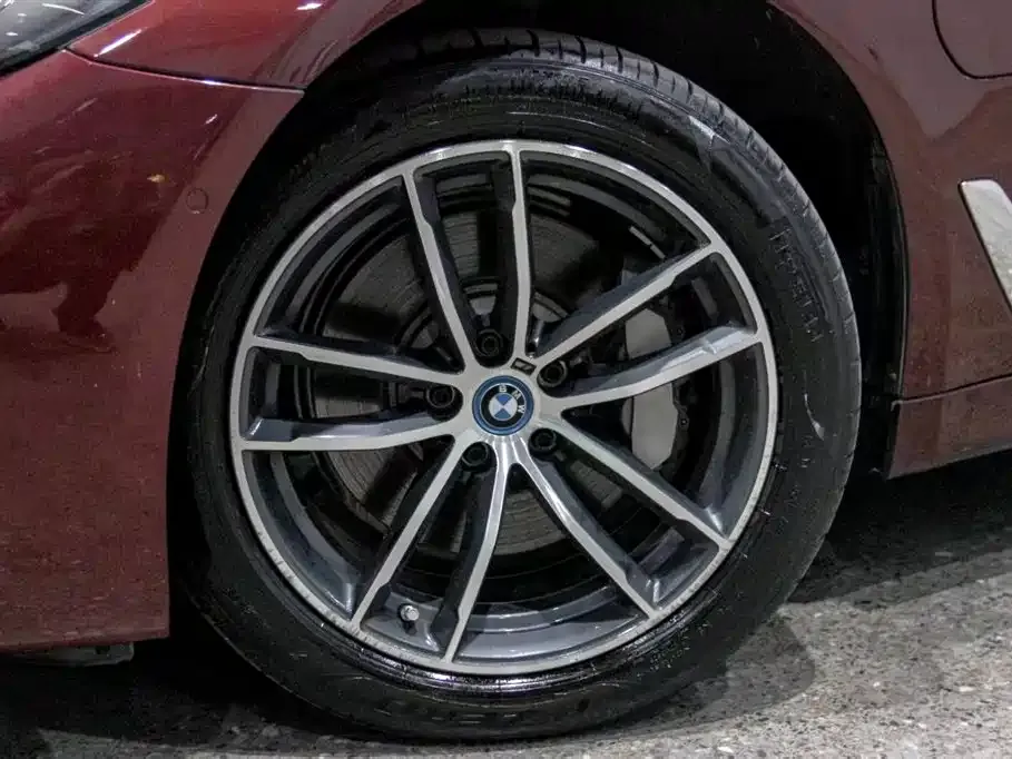 BMW 5 Series New Energy — фото 8