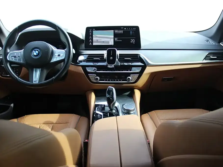 BMW 5 Series New Energy — фото 4