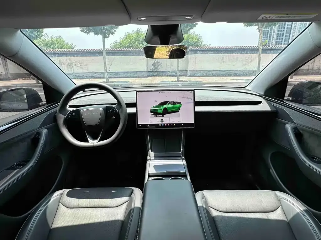 Tesla Model Y — фото 3