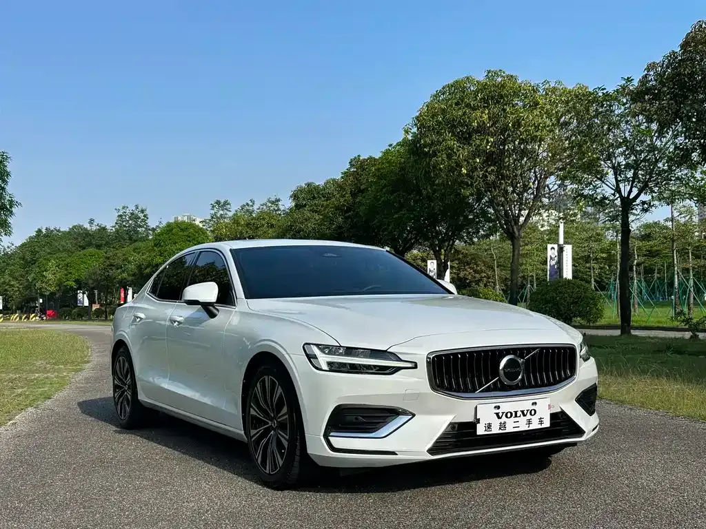 Volvo S60 — фото 5
