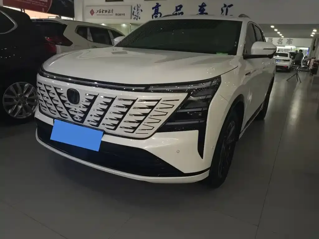 Changan CS75PLUS — фото 1