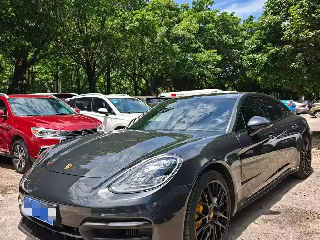 Porsche Panamera — фото 1