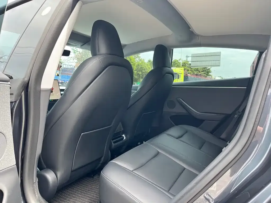 Tesla Model 3 — фото 6